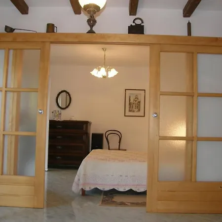 Robinson Style House *